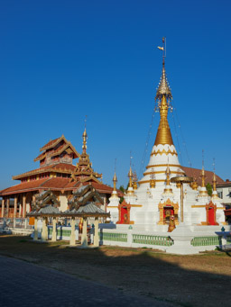 Mae Hong Son, Wat Hua Wiang 19°18'9